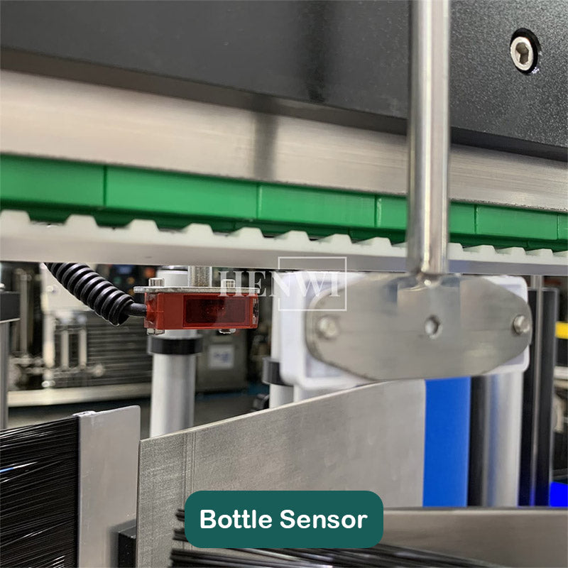 Automatic round and square bottle labeling machine with cover