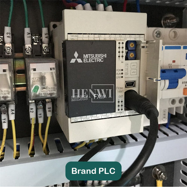 Automatic round bottle labeling machine