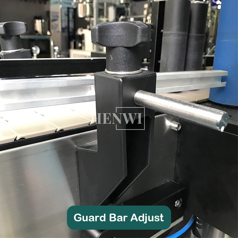 Automatic round bottle labeling machine