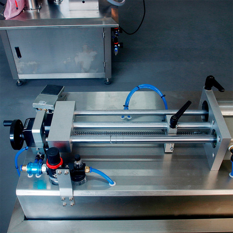 Semi-automatic horizontal filling machine