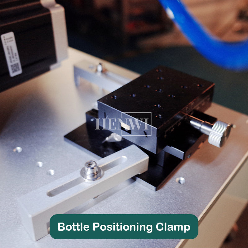 Desktop flat bottle labeling machine