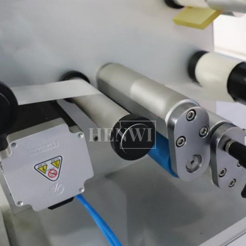 Automatic desktop 360° labeling machine