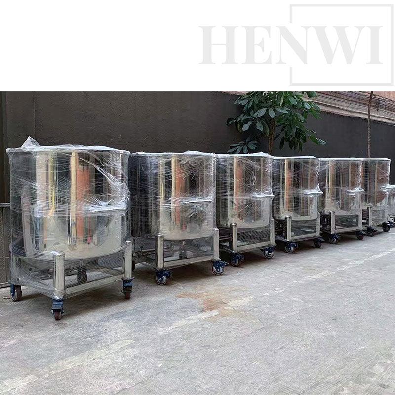 Stainless steel movable storage tank with foldable lid